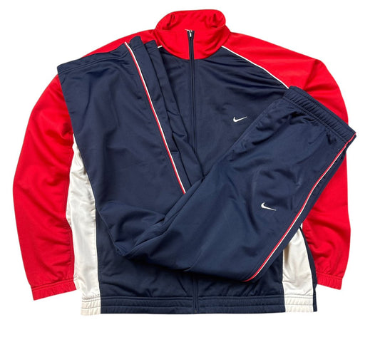 RARE Nike Tracksuit (XL)