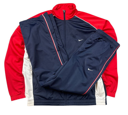 RARE Nike Tracksuit (XL)