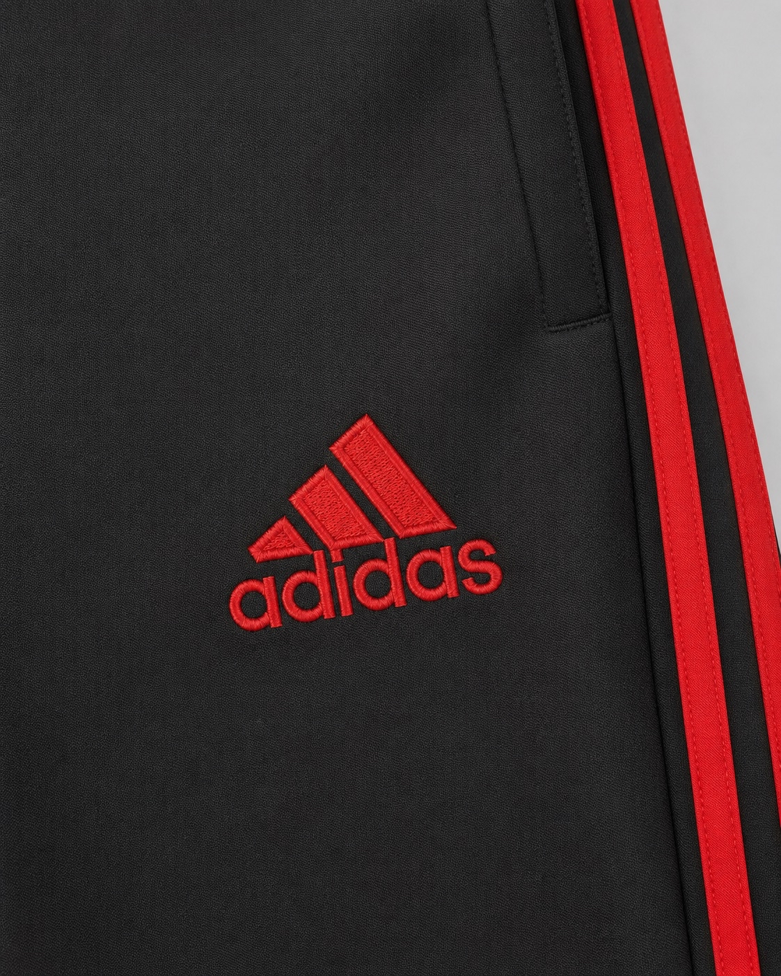 Vintage Adidas x Liverpool Trackpants|Size L|